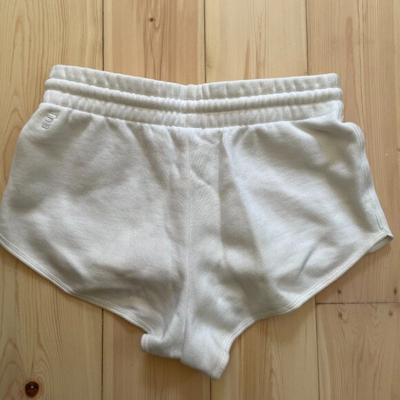 White Aritzia Boyfriend shorts Size XS - Picture 2 of 2